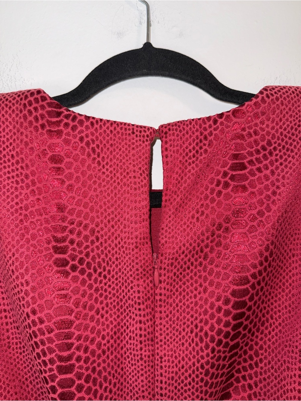 DO+BE Raspberry Red Textured Sheath Dress - Picture 3 of 9